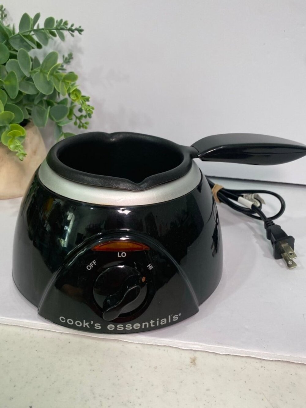Cooks Essentials Teflon Coated Fondue Pot Chocolate Cheese Melter Dipper Candy